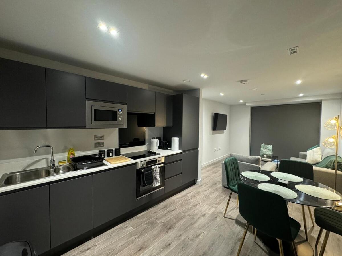 Modern 2-Bedroom Apartment In Heart Of Liverpool Luaran gambar