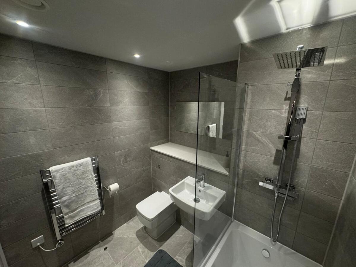 Modern 2-Bedroom Apartment In Heart Of Liverpool Luaran gambar