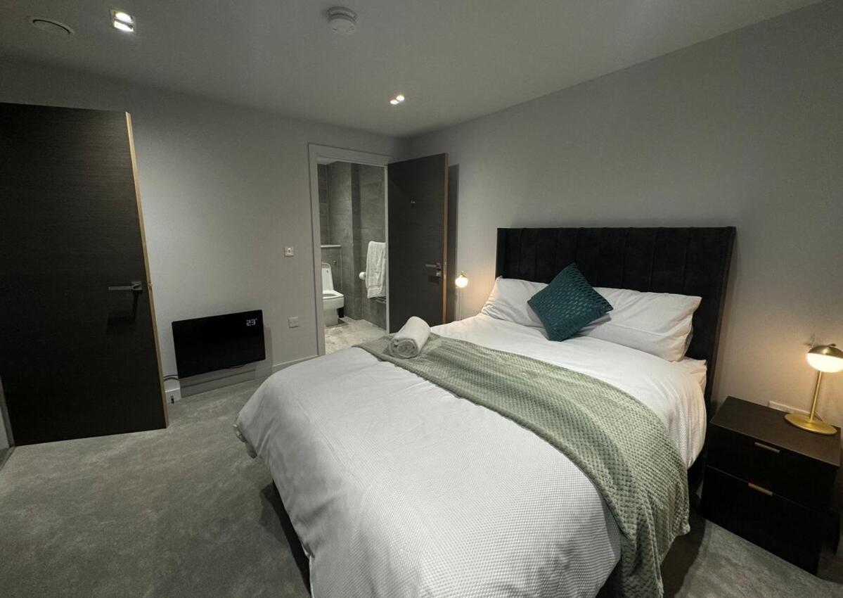 Modern 2-Bedroom Apartment In Heart Of Liverpool Luaran gambar