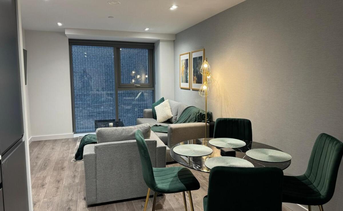 Modern 2-Bedroom Apartment In Heart Of Liverpool Luaran gambar