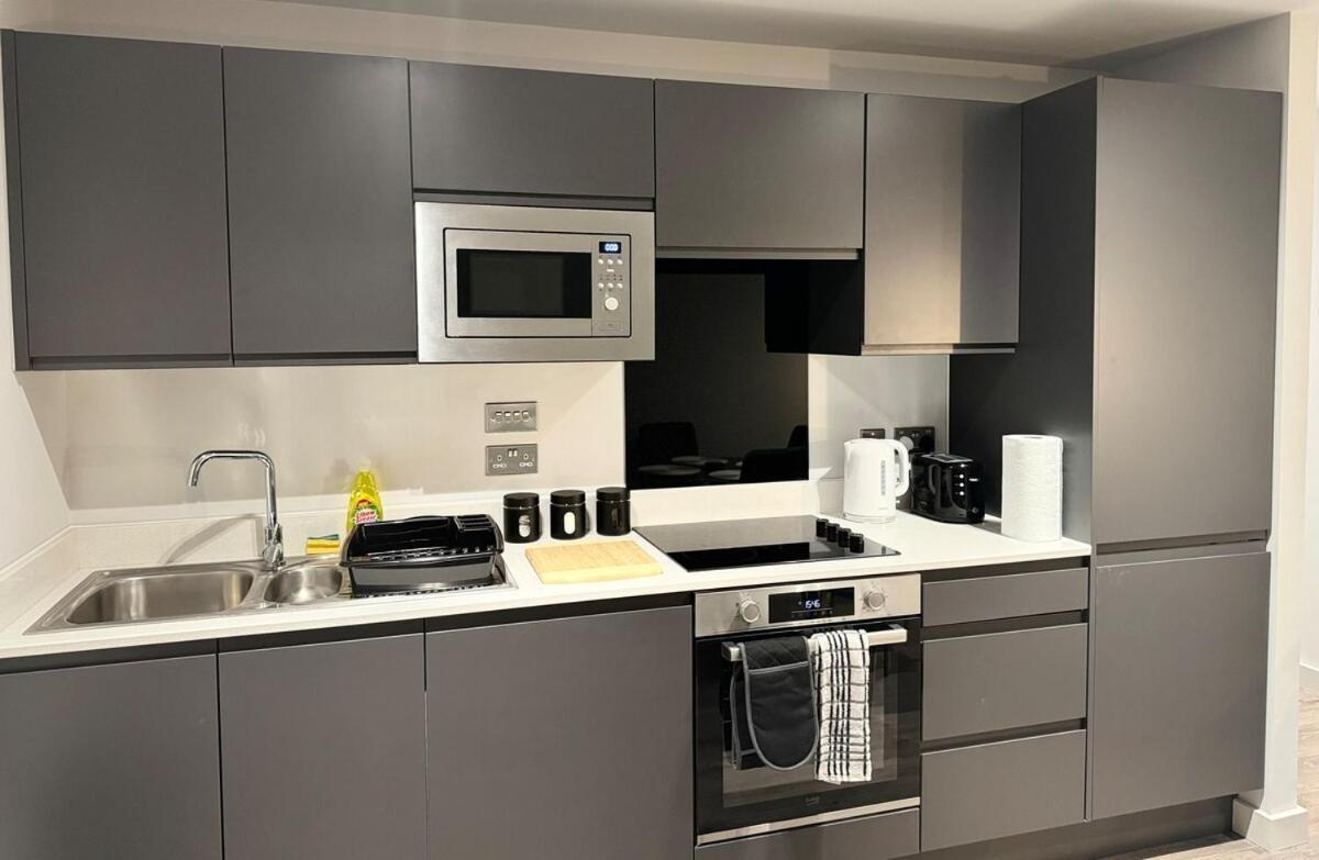 Modern 2-Bedroom Apartment In Heart Of Liverpool Luaran gambar